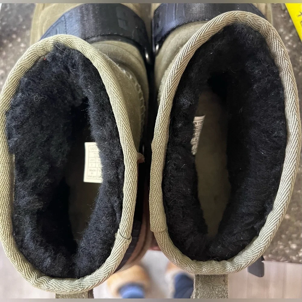 UGG classic ultra
